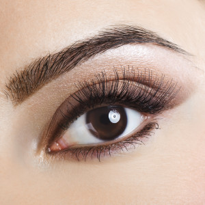 How To Know If Lash Tinting Is Right For You 